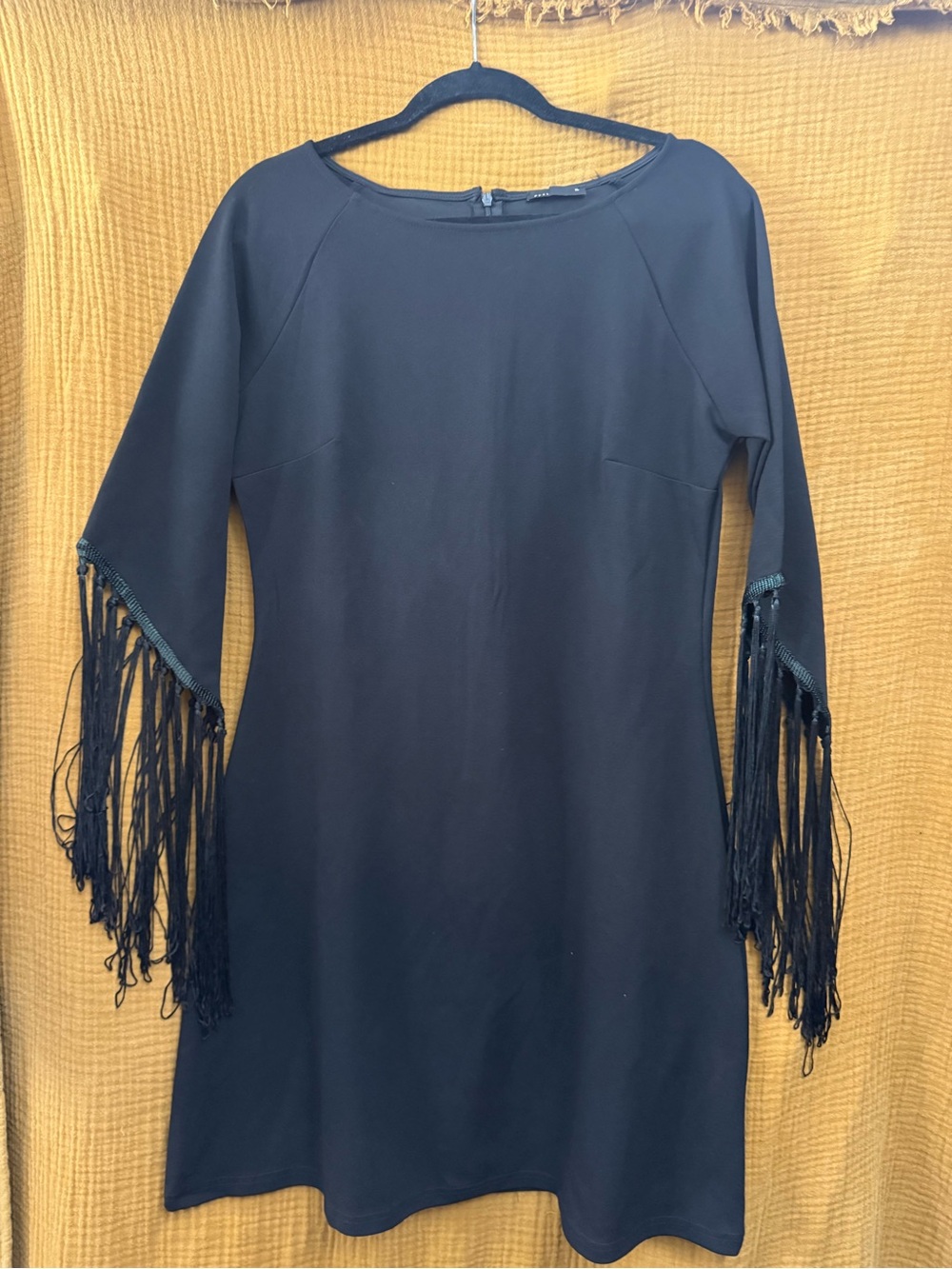 Elegant Black Long-Sleeve Fringe Dress